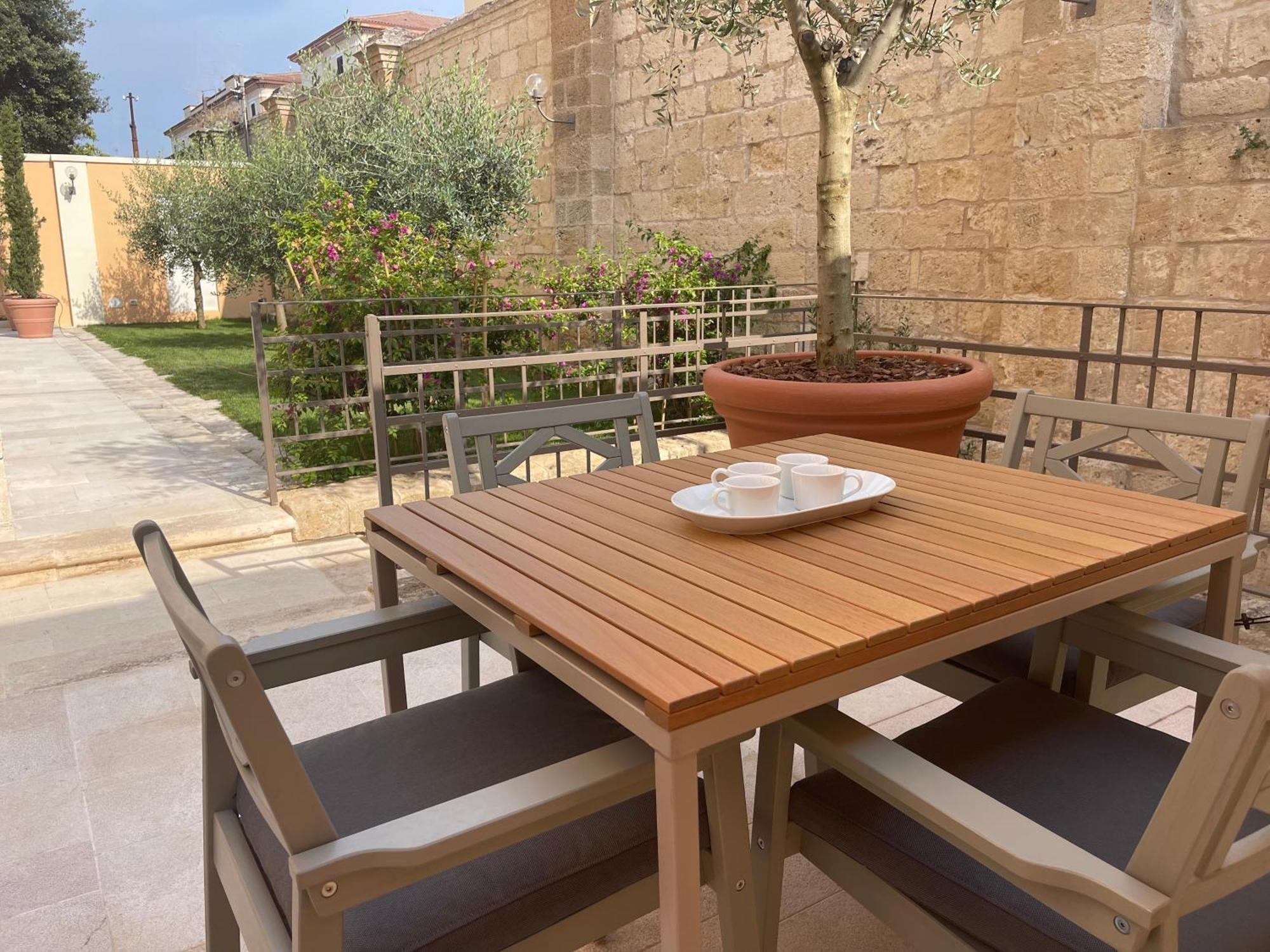 Palazzo Pitagora Hotel Taranto Exterior foto
