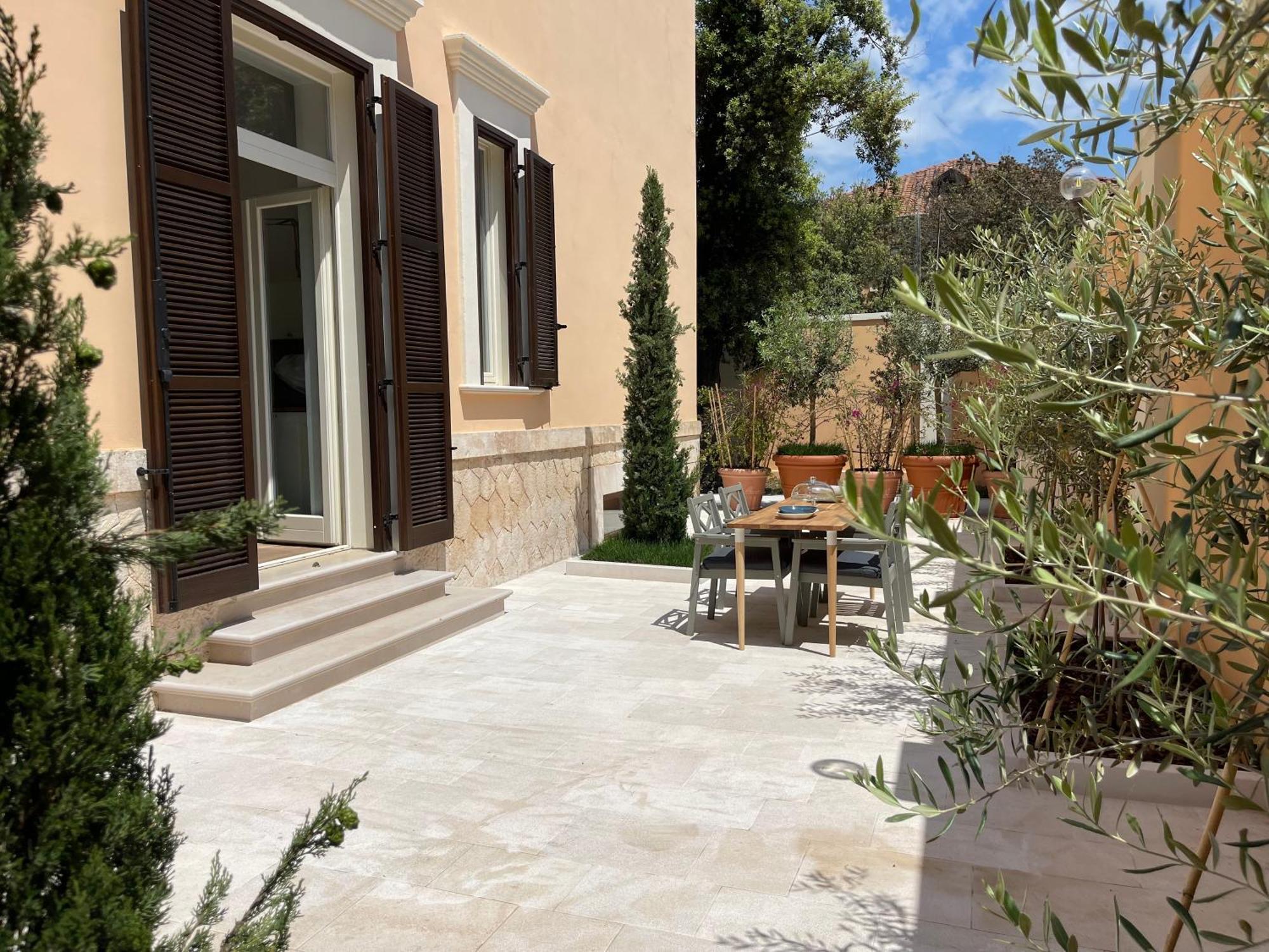 Palazzo Pitagora Hotel Taranto Exterior foto